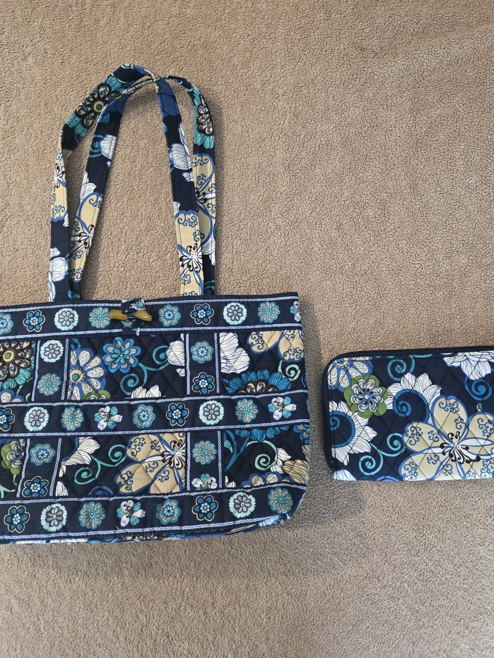 VERA BRADLEY SMALL TIC TAC TOTE MOD FLORAL BLUE RETIRED MATCHING WRISTLET WALLET